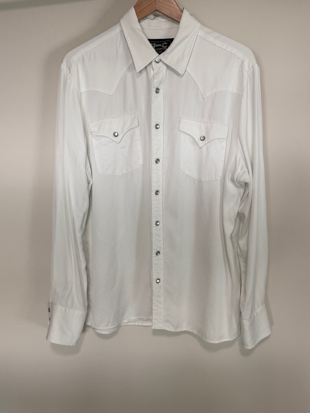 Men's White Western Button-Down Shirt with Snap Pockets